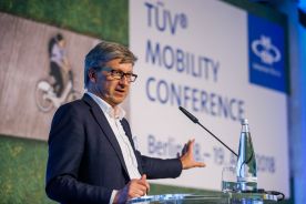 Bildbeispiel: Eventfotograf für TÜV Mobility Kongress in Berlin